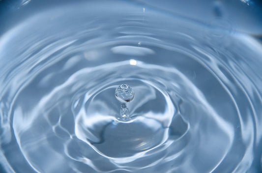 ✨ El boom invisible del ácido hipocloroso: 🧪 ciencia, 😊 pieles felices y 💦 sprays virales